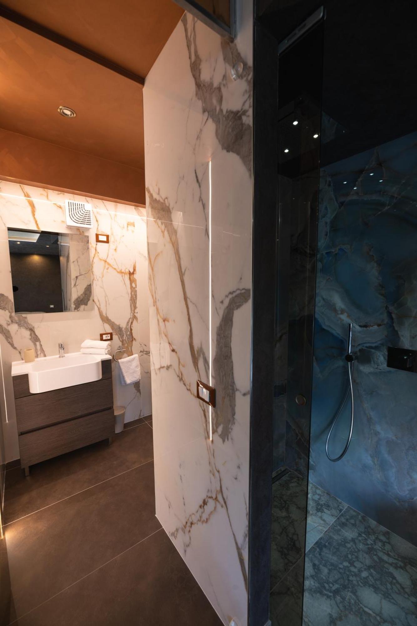 Garda Fantasy Paradise Silver O Gold Desenzano del Garda Esterno foto
